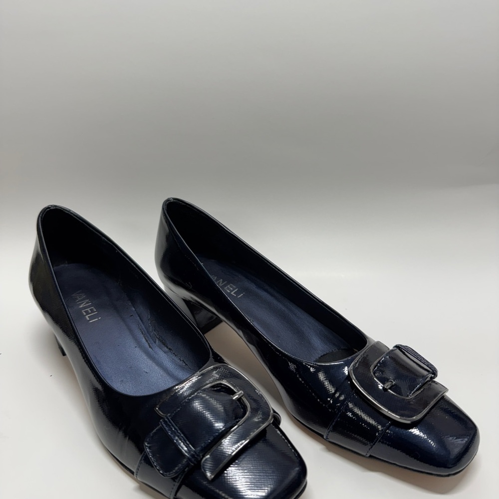 Vaneli Deep Blue Buckle Mid Heel Pumps Size 7.5SS - Picture 2 of 13